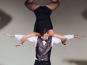 Duó akrobata show műsor rendelés rendezvényre