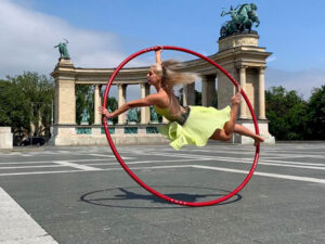 Cyr Wheel akrobata műsor rendelés